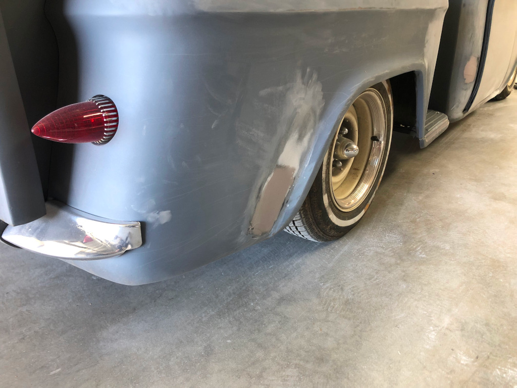 Aile arrière droite de Chevrolet Apache 1958