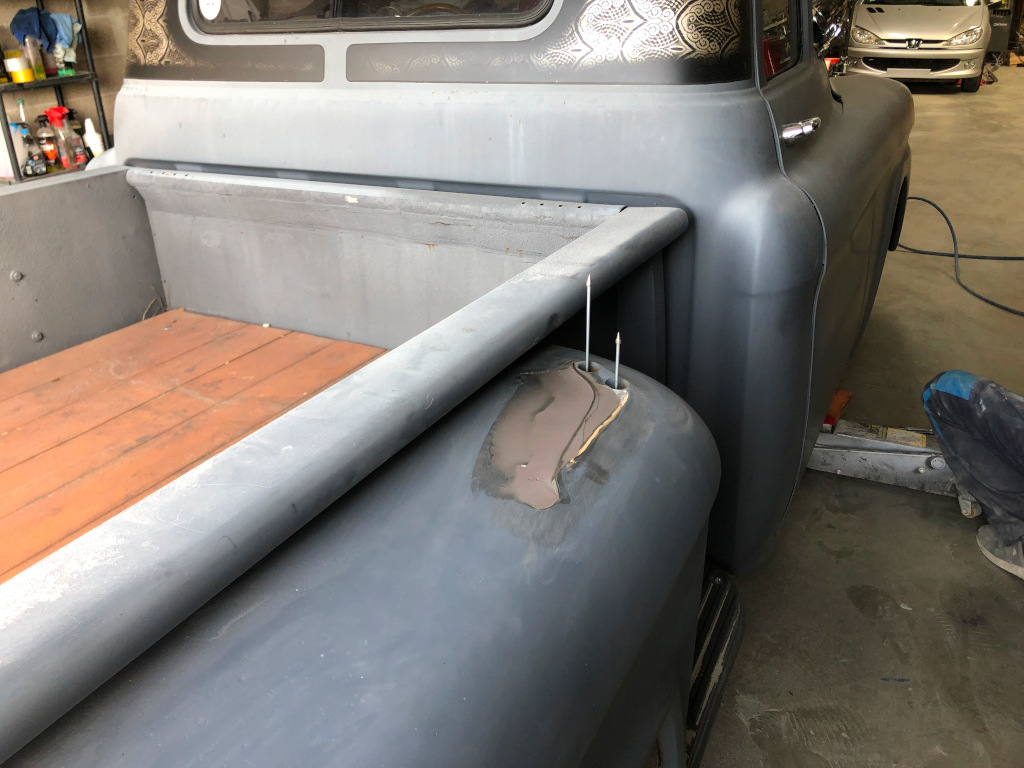 Aile arrière droite de Chevrolet Apache 1958