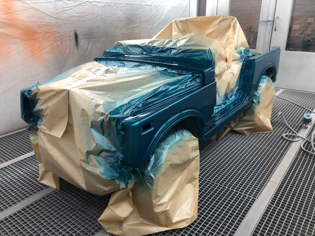 Suzuki SJ143 en peinture